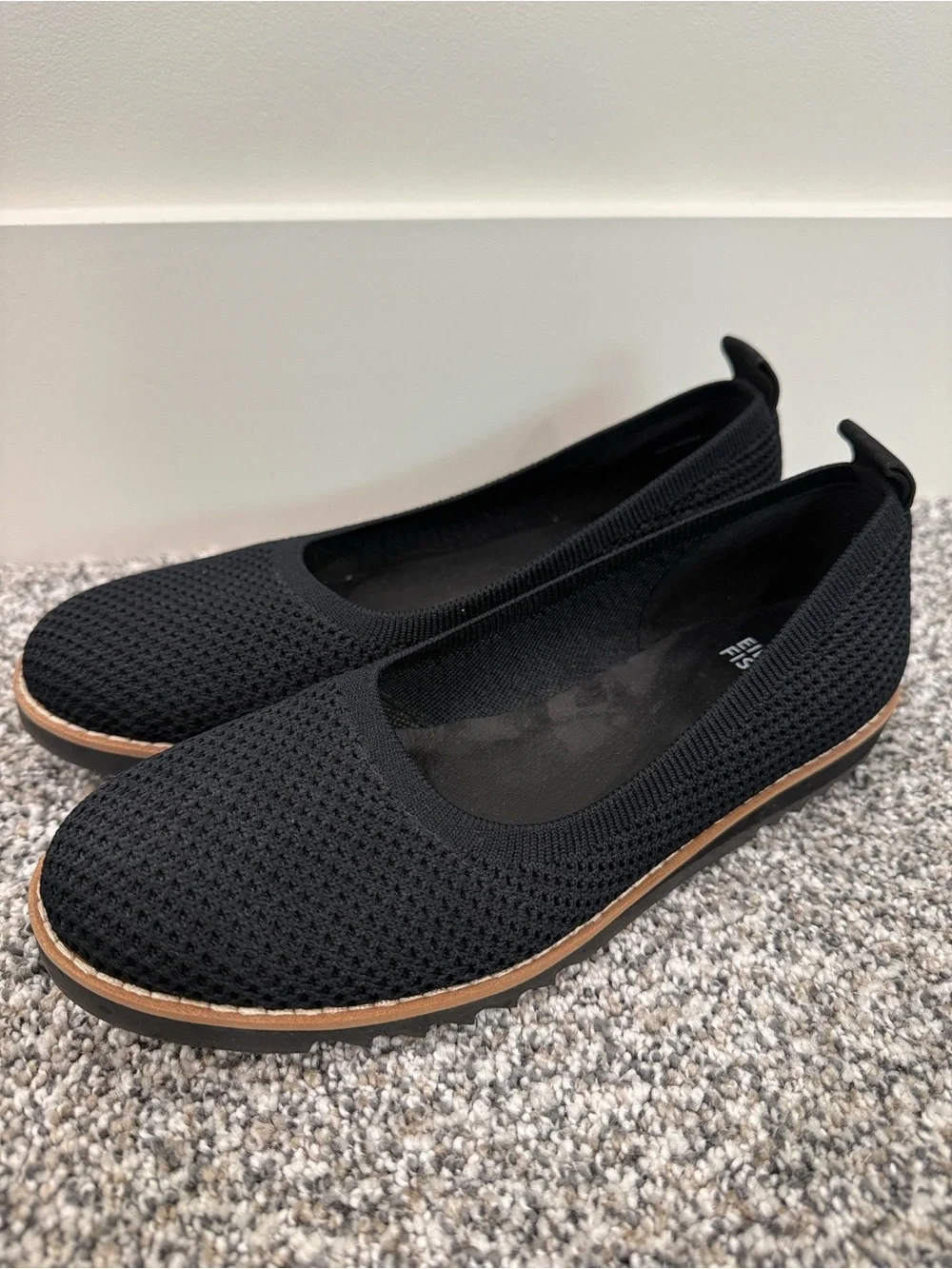 Eileen Fisher Etta Women's Versatile Minimalist Black Flats Tan Trim Size 6.5